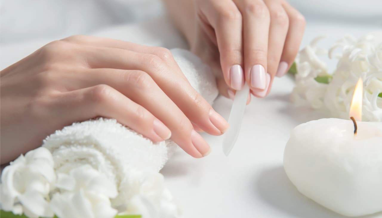 Una pomada económica quita la cutícula hasta no necesitar sacarla nunca más: ¿cómo usarla?