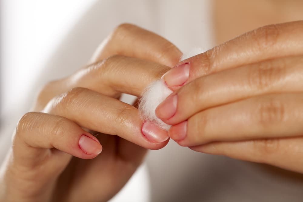 Este truco con vinagre es todo lo que necesitas saber para que el esmalte dure una eternidad