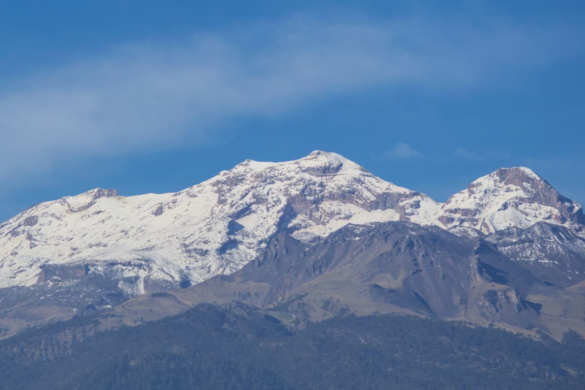 ¿La Mujer Dormida del Iztaccíhuatl tiene una gemela en Alaska? Te contamos la historia