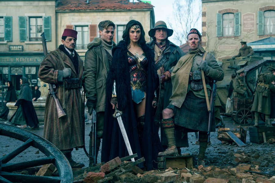 Wonder Woman 2: Steve Trevor está vivo y sin envejecer en la primera foto de la secuela