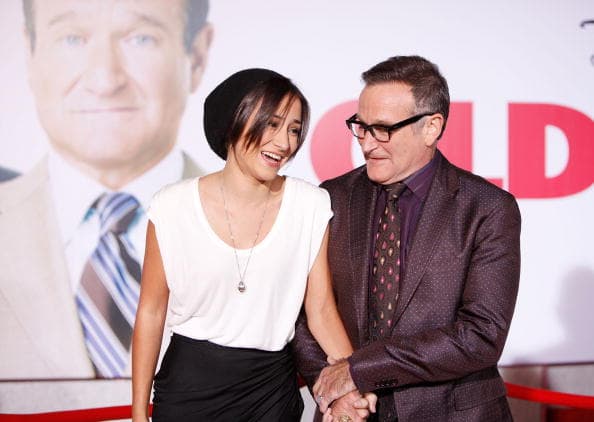 Después de ver las fotos de Zelda Williams con su padre, querrás correr a abrazar a tu papá