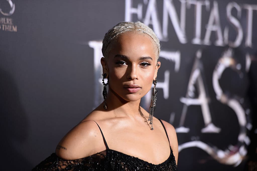 Zoë Kravitz homenajeó a Jackie Kennedy con un encantador vestido retro