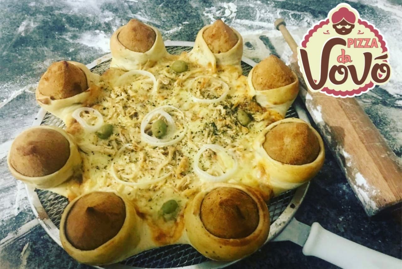 Pizza com borda de coxinha existe e ganha uma versão com milho para festas juninas