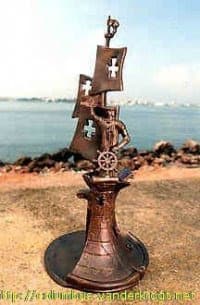 Según explicó el experto en historia de Puerto Rico y las Américas,Colón no pudo haber visto un timón como ese, ya que surgió después de los 1700, es decir “dos siglos después de Cristóbal Colón”