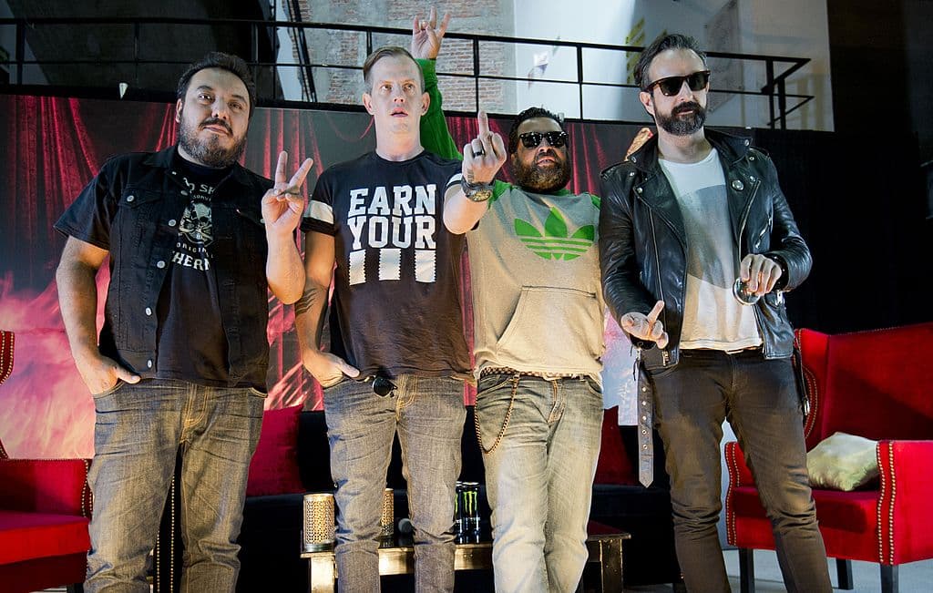 'No olvidamos': El nuevo sencillo de Molotov que critica a los últimos presidentes de México, incluido AMLO