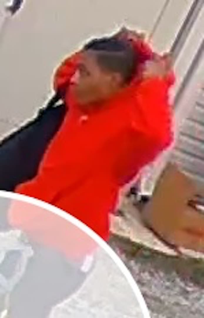 Imágenes compartidas por la policía de Burbank.