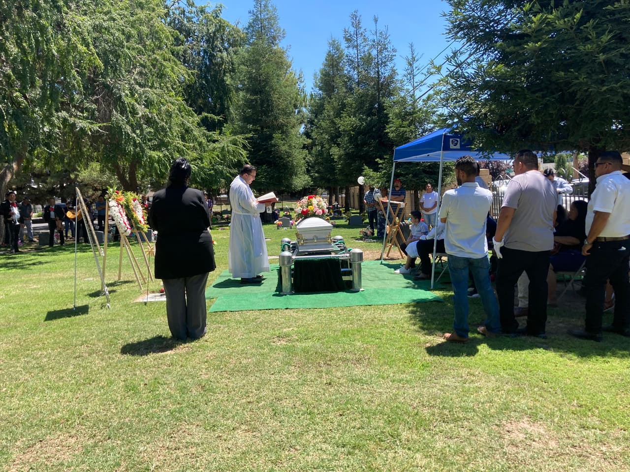 La madre de Jessica, Eustajia Mojica Domínguez, de 28 años, había estado cuidando una granja de marihuana y procesaba la yerba mientras Jessica estaba en el automóvil.
<br>
<br>