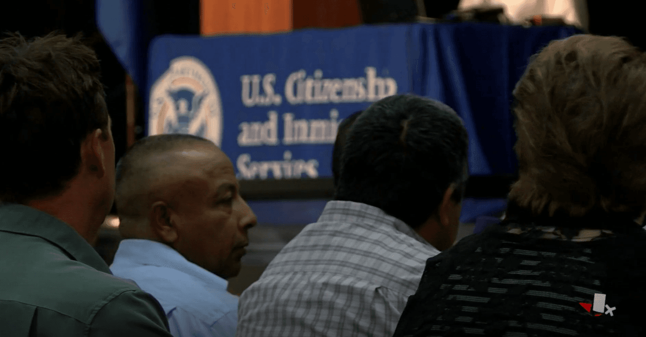 USCIS demora en las solicitudes de ciudadanía: Más de 700,000 solicitantes llevan hasta un año en espera