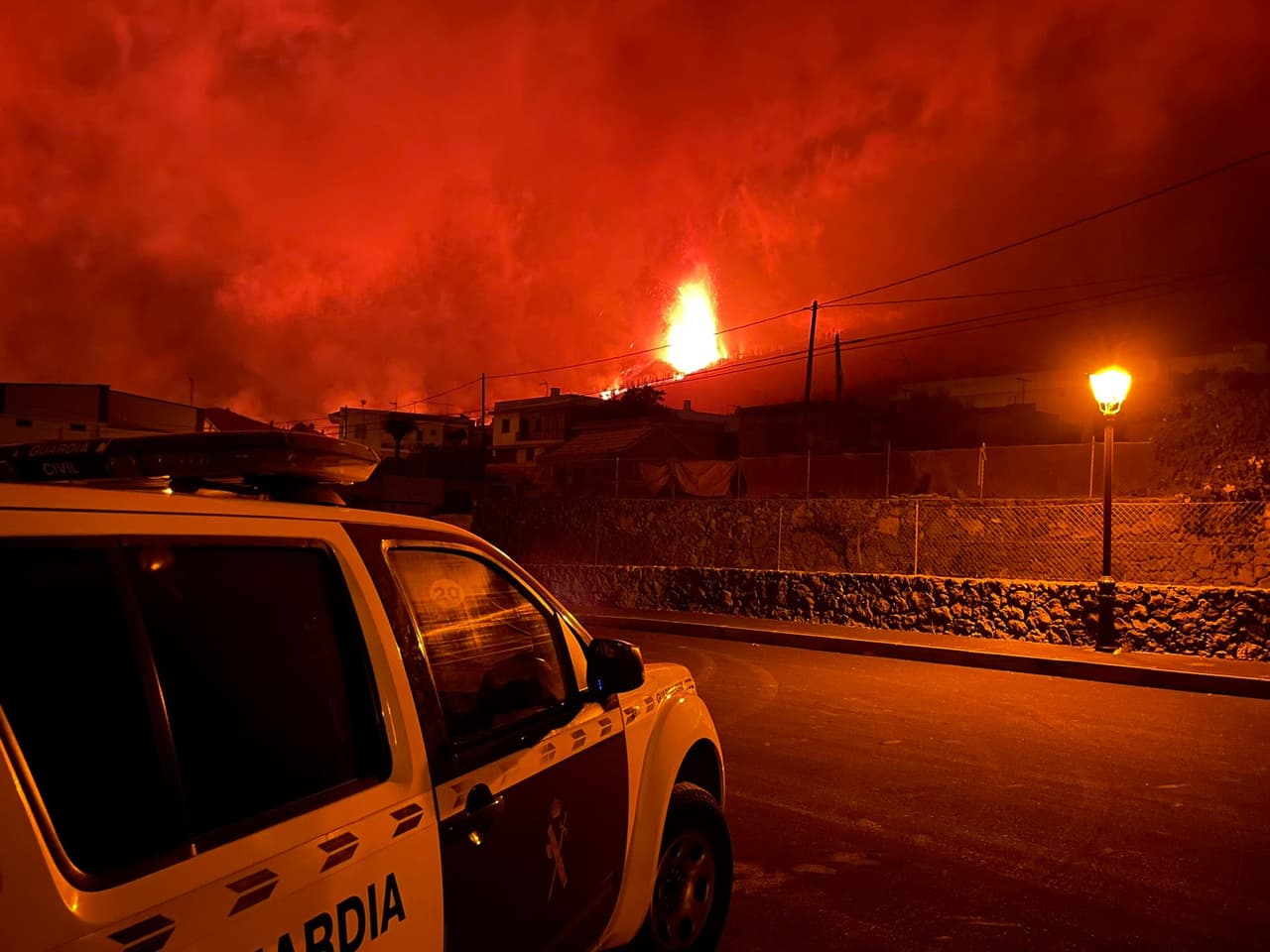 Dentro de las tareas de las fuerzas de seguridad y de emergencias está también el rescate de animales, como puede verse en este reporte de
<a href="https://twitter.com/RTVCes/status/1439906416031158272" target="_blank">la Guardia Civil de España. </a>