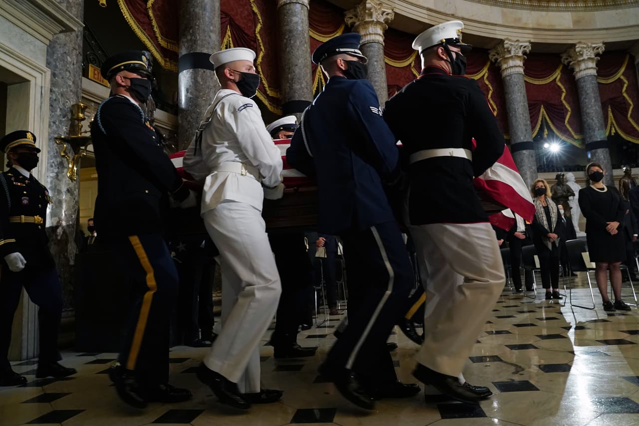 Ginsburg es la primera mujer que recibe honores de Estado con la ceremonia de cuerpo presente.