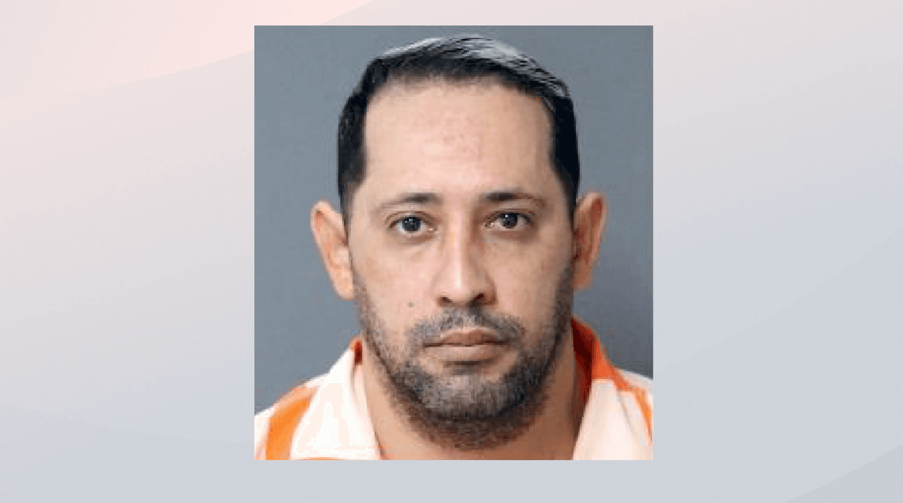 Fernando Lobania Escobar, de 36 años, presuntamente le causó una fractura de cráneo a su bebé de 5 meses