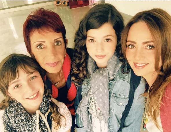 Las tres mujeres que más ama Andrea Legarreta, sus hijas y su hermosa mamá.