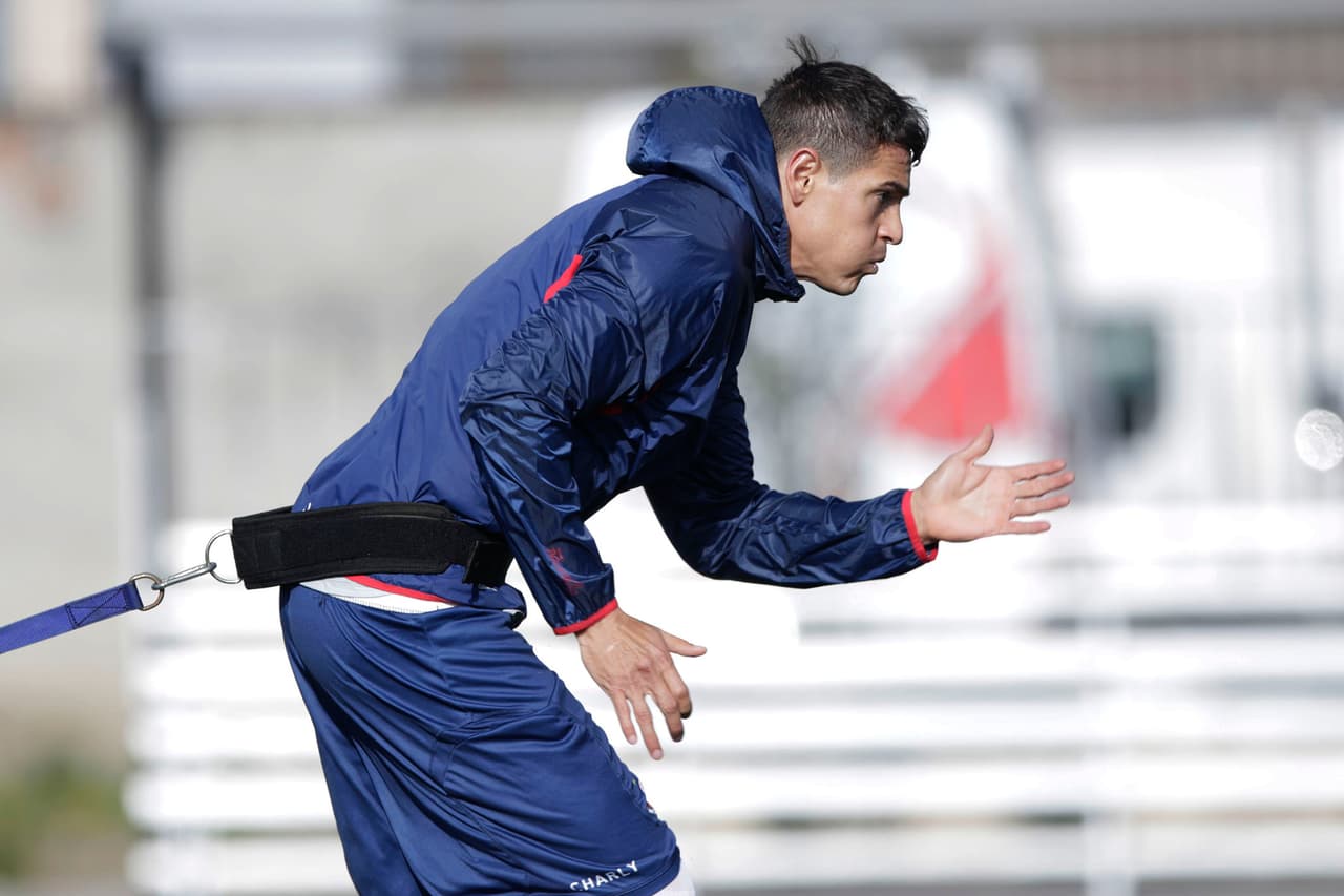 Para el Clausura 2019, el defensor mexicano volvió a su país para buscar la permanencia con el Veracruz, jugando los 90' en la derrota ante Lobos BUAP el 11 de enero del año en curso.