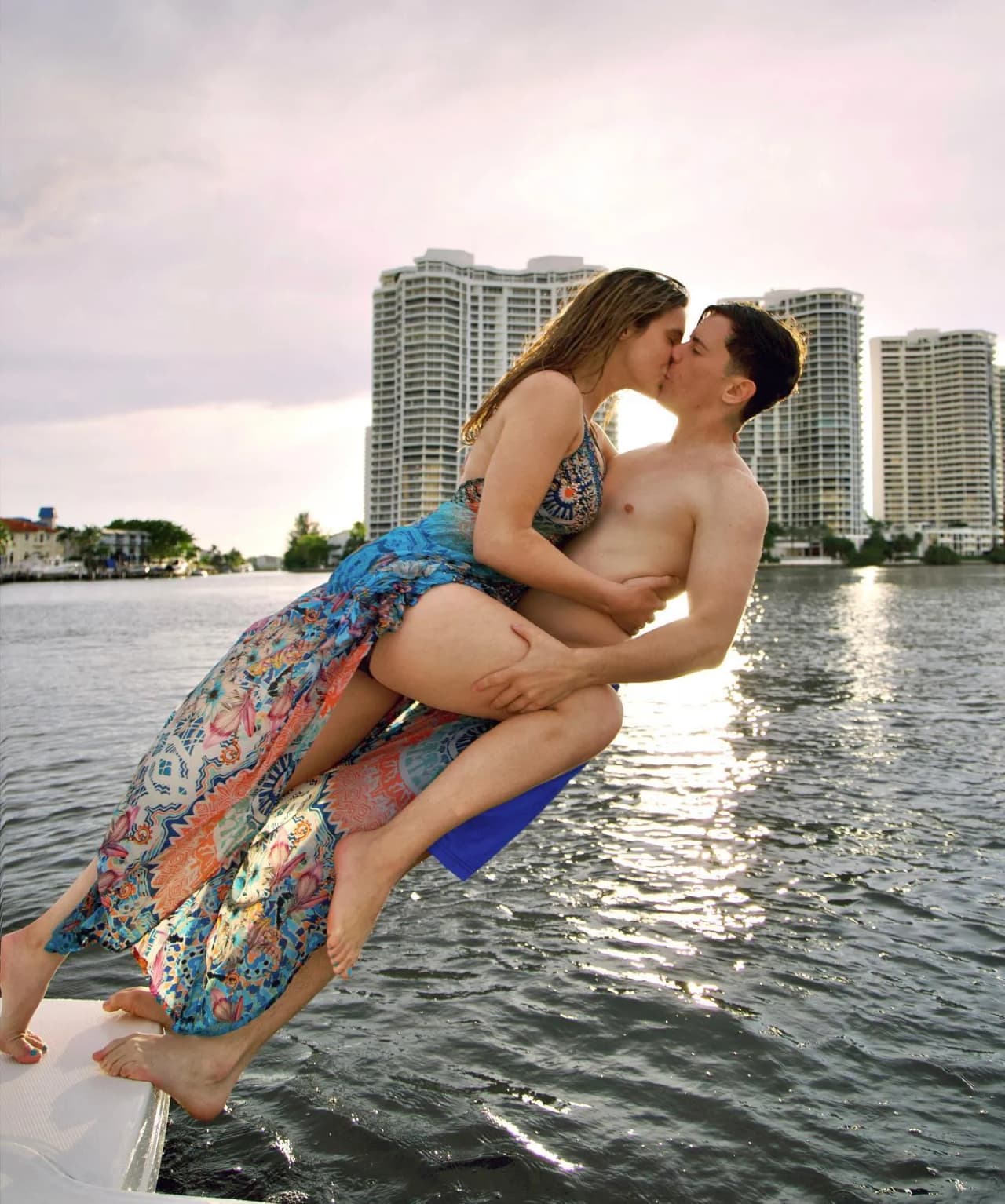 La pareja de cantantes nos muestra, con mucho humor, el día a día de su relación.