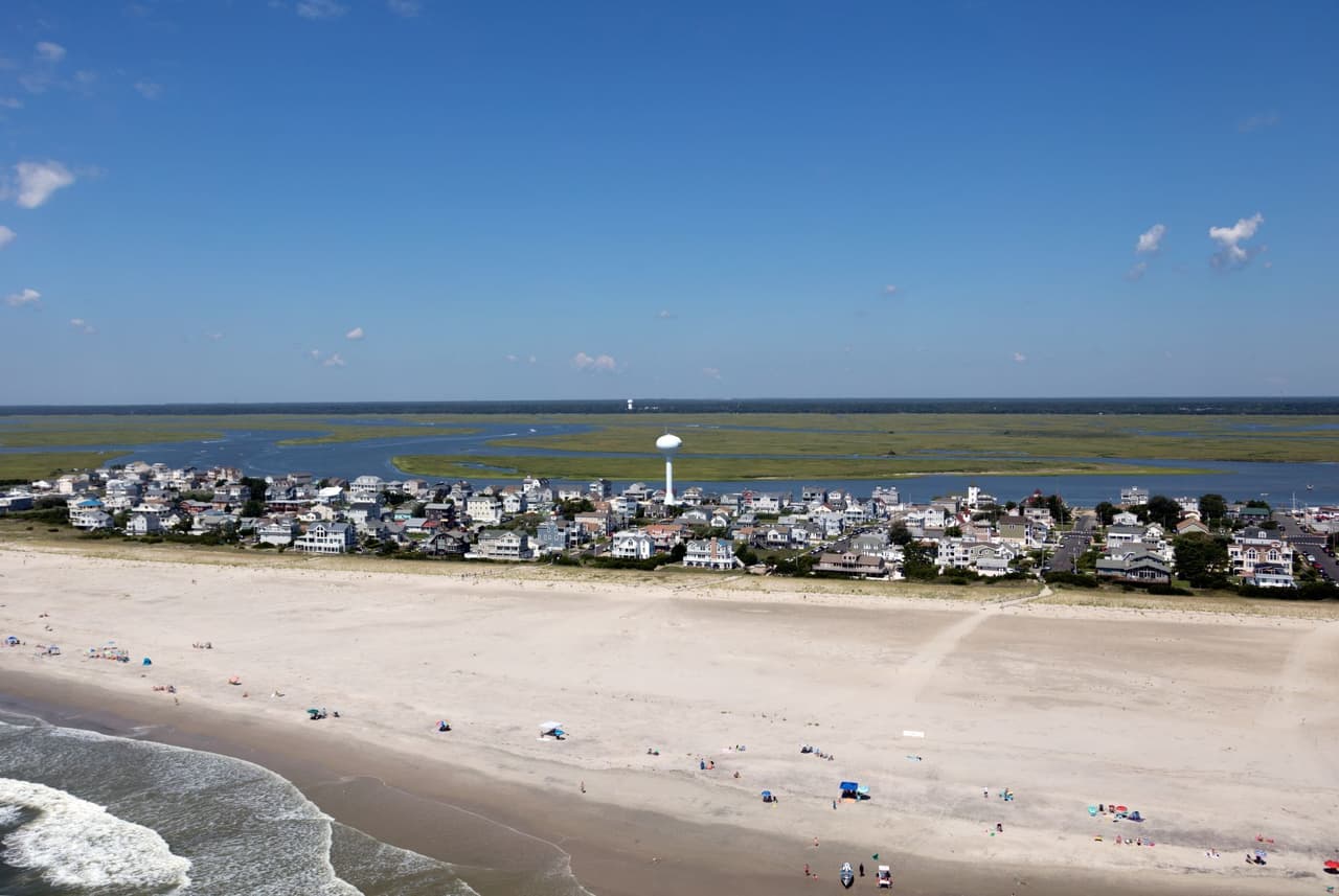<b>Playas: </b>Las cuatro ciudades tienen playas separadas, pero solo una, Strathmere, no requiere etiquetas de playa. Todos ellos son famosos por ser silenciosos y pacíficos y extremadamente limpios. Estos son los mejores lugares para los lectores serios de la playa.
<br>