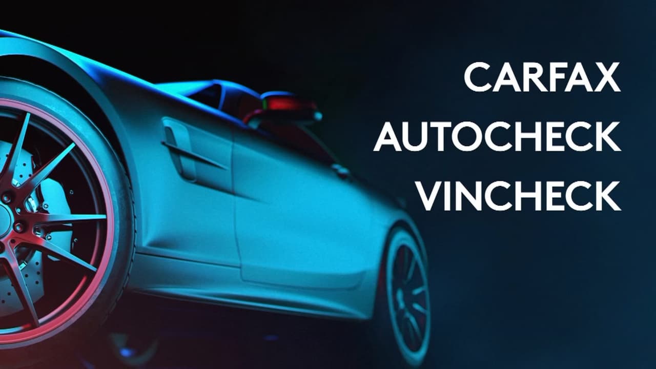 Considere también verificar de manera gratuita en Carfax, Autocheck y Vincheck, el historial del auto. Muchas compañías de seguro reportan los daños por inundación, incluso si han sido declarados pérdida total.