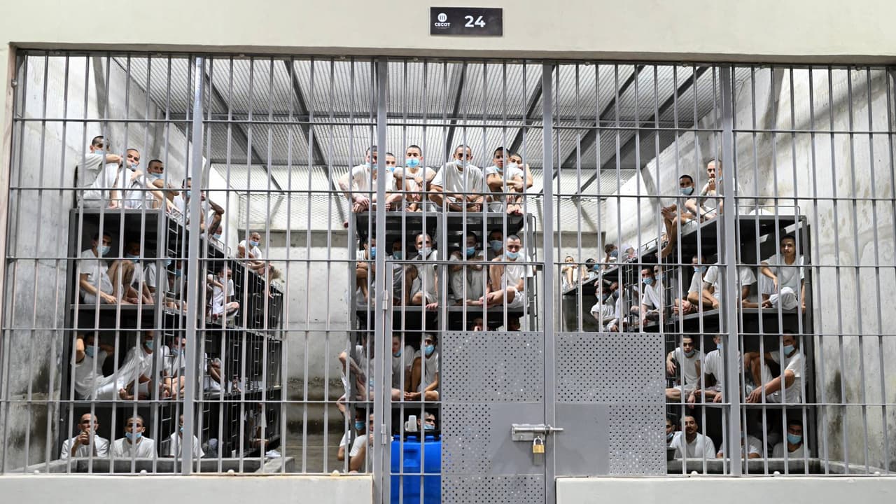 Presentan demanda en Utah en nombre de un venezolano enviado a prisión en El Salvador