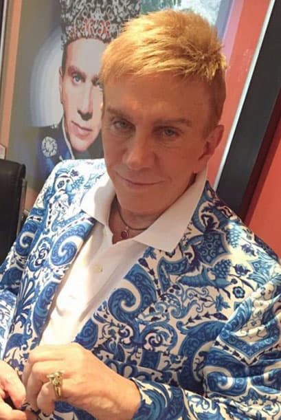 "Desde que llegó a Japón ha dado guerra. En cada una de las presentaciones se ve muy bien, siempre está bien maquillada, peinada y, sobre todo, generando buenos comentarios", aseguró "el zar de la belleza" durante la estancia de la jove, informó El Universal de Venezuela.