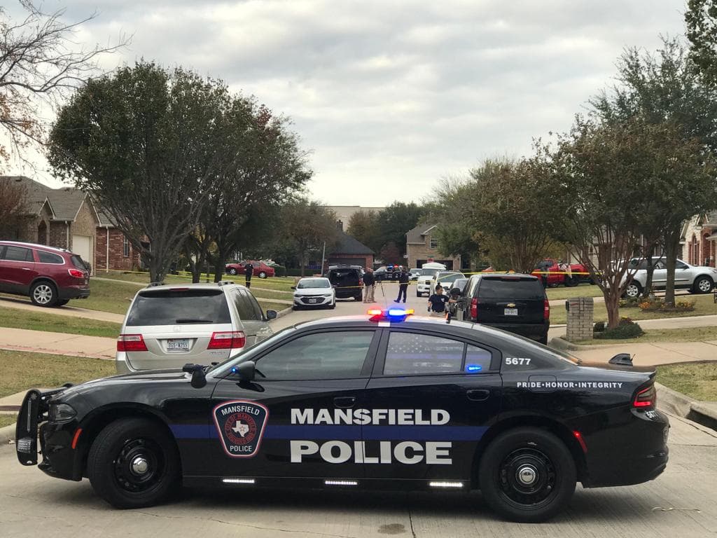 Un testigo narra cómo murió su vecina de un balazo frente a sus hijos en Mansfield