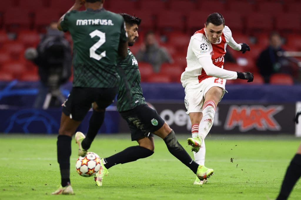 Los cuatro ofensivos del Ajax marcan en la victoria 4-2 del conjunto de Amsterdam sobre el Sporting CP y consiguen 18 puntos de 18 puntos posibles.