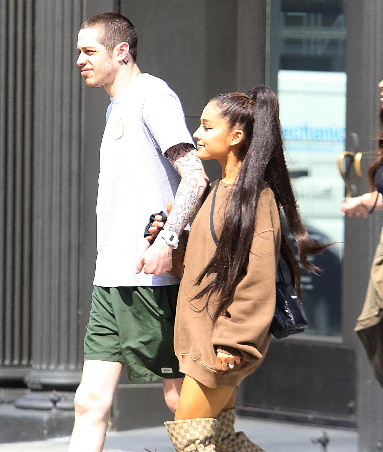 Además, la misma fuente negó que en la transmisión de SNL de este fin de semana Pete vaya a hablar de Ariana Grande, e incluso negó que la broma del promo fuera en referencia a la cantante.