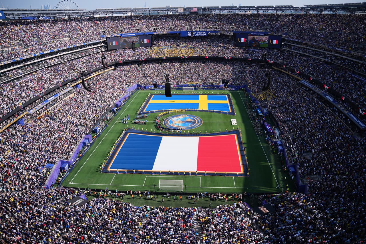 Vista general durante la ceremonia previa al partido de la ronda de 32 de la Copa del Mundo de fútbol entre Francia y Suecia en East Rutherford, Nueva Jersey, cerca de Nueva York, el martes 30 de junio de 2026.
