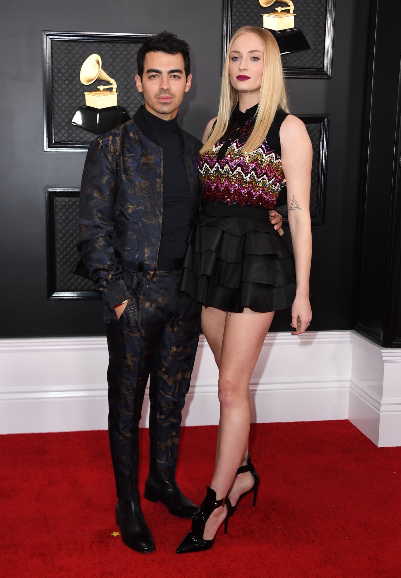 <b>Joe Jonas y Sophie Turner</b>
<br>En 2019 el cantante de 32 años y la actriz de 26 contrajeron matrimonio y con sus románticos retratos en Instagram han enamorado a sus seguidores.