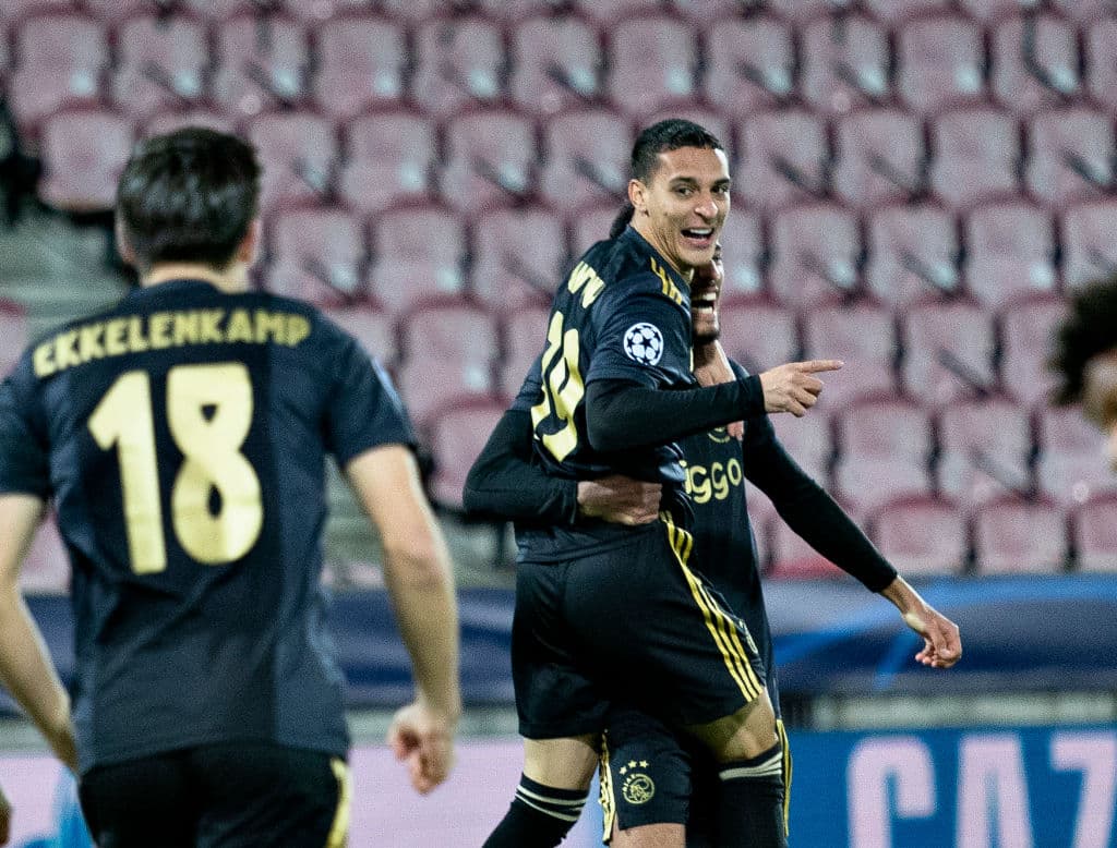Midtjylland cayó 1-2 ante el Ajax. Dos Santos (1’) y Tadic (13’) marcaron por el Ajax; Dreyer descontó a los 18’.