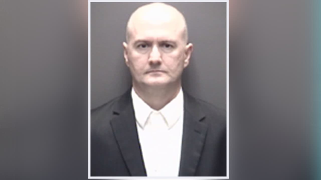 Sentencian a 6 años de prisión a un exmaestro de preparatoria de Clear Creek ISD