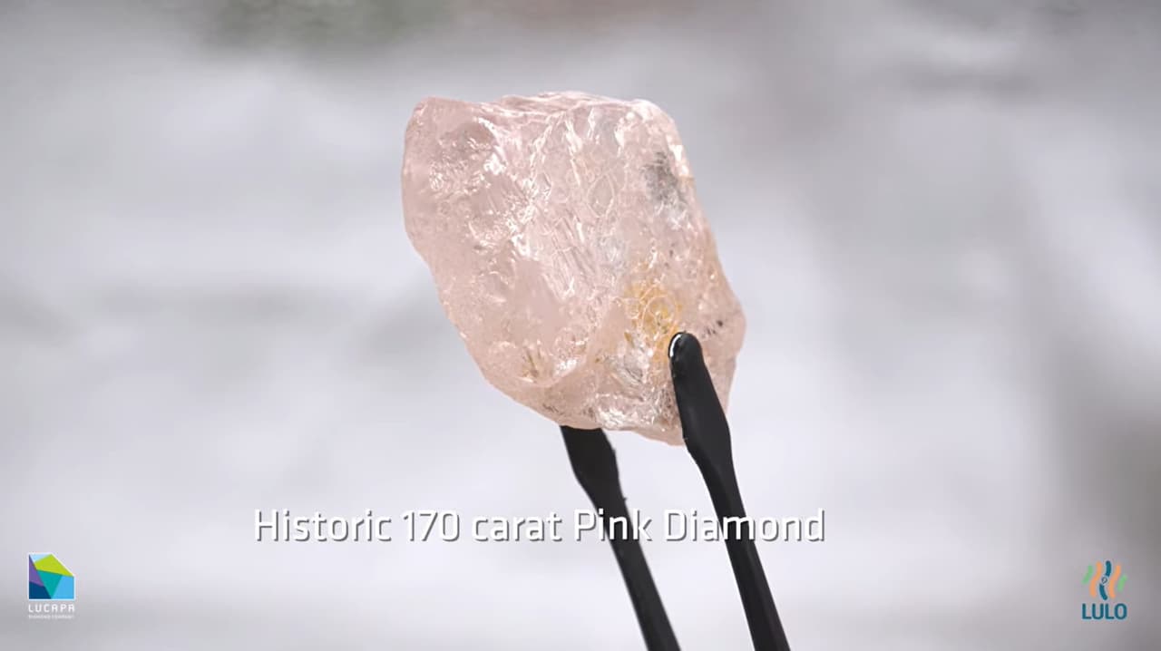Un raro diamante rosa de 170 quilates sería el más grande en su tipo hallado en unos 300 años