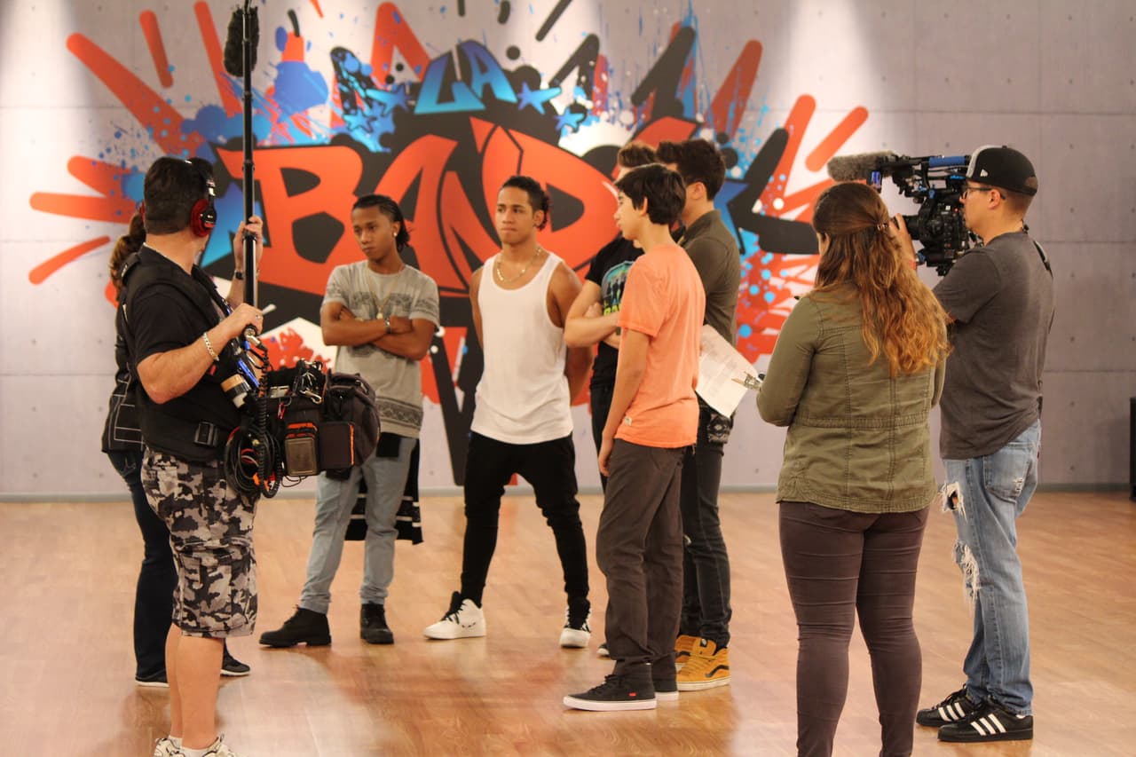 En el estudio los participantes afinan cada detalle de su presentación para #LaBandaLive show 4. El nivel de exigencia es cada vez más fuerte y ninguno quiere decir good bye.