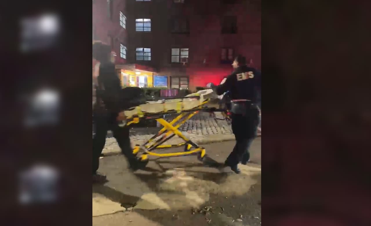 Pareja muere baleada en edificio del Bronx; indagan si se trató de un homicidio-suicidio
