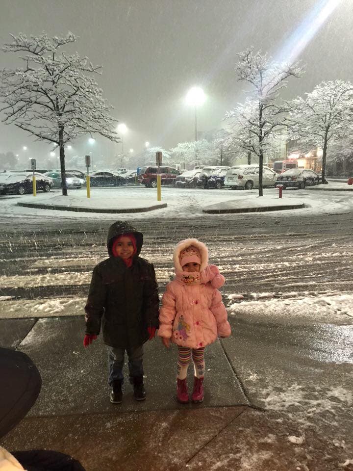 Usuarios comparten fotos de la primera tormenta invernal de la temporada en Chicago.