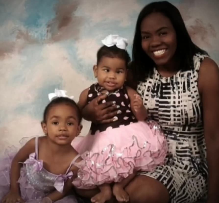 Todo era felicidad para Tanya Alcántara, una mujer dominicana que disfrutaba de su recién estado de embarazada de su primera hija, cuando su vida dio un vuelco debido a dos diagnósticos dolorosos: el cáncer terminal de su madre y serios inconvenientes en el corazón de la niña que tenía en su vientre.
<br>