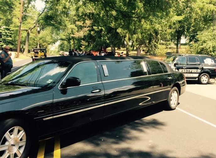 La sepultura de Bobbi se dio de manera ágil y lejos de la mirada de los curiosos.