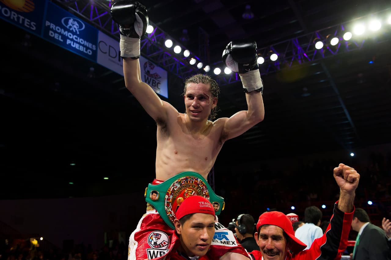 Carlos Cuadras expondrá título supermosca del CMB