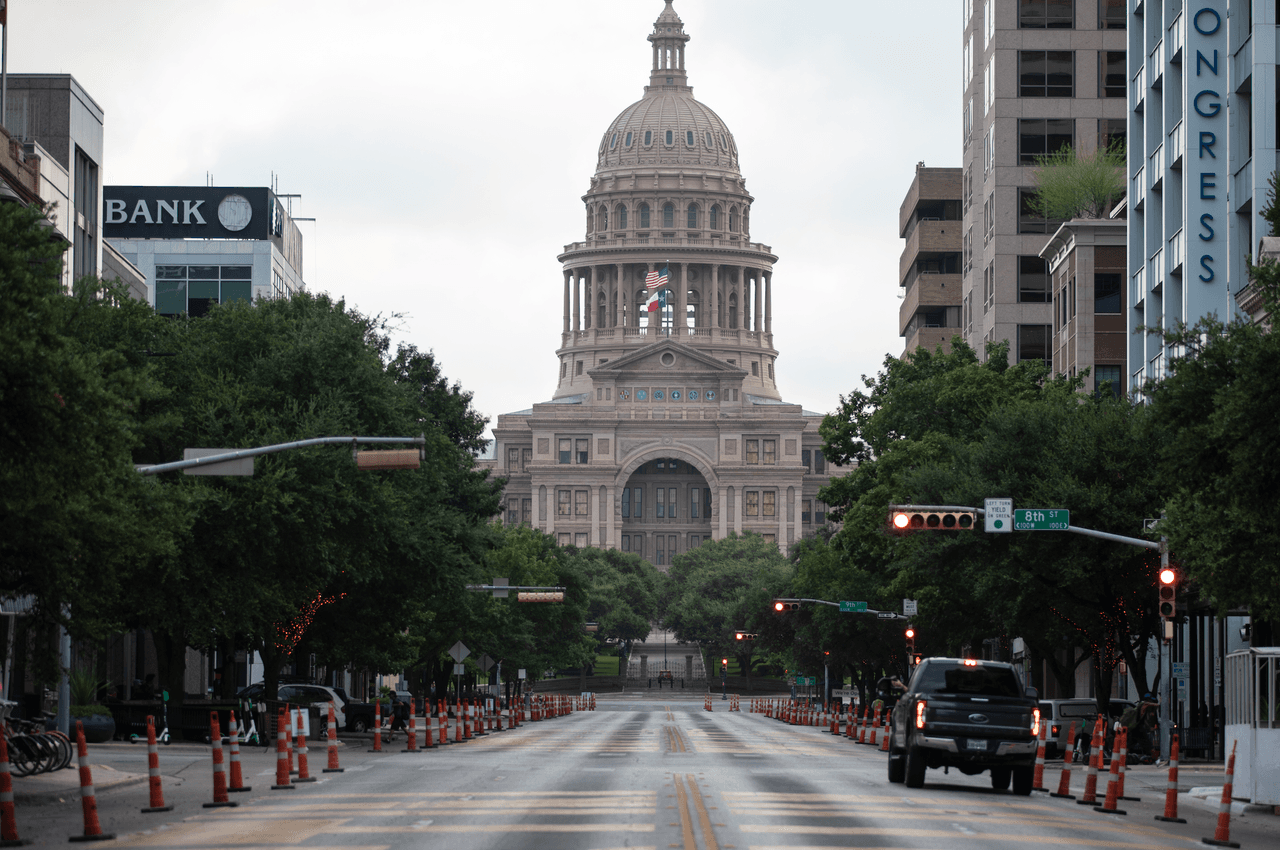 Austin podría iniciar el 2021 en estado de emergencia por falta de camas en hospitales