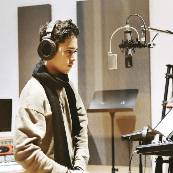 Este chico de origen mexicano se presentó en Los Ángeles.