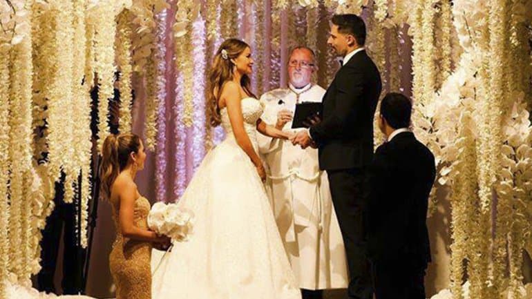 Este hermoso vestido estuvo adornado con perlas, lentejuelas y cristales.