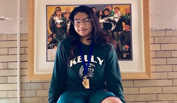 Brighton Park celebra: Mayra Morales es la nueva campeona de lucha olímpica de Illinois