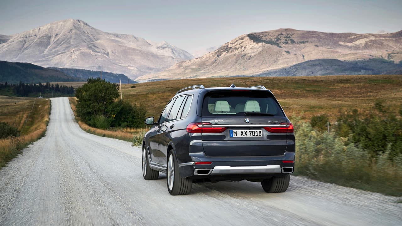 BMW X7 2020.