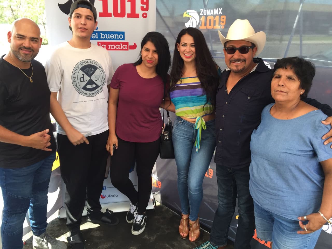 Los oyentes de Anaheim en California disfrutaron de un día lleno de sorpresas al lado de 'El Bueno, La Mala y El Feo'.