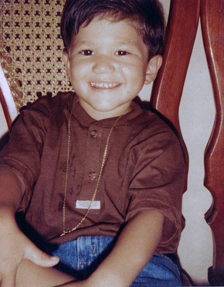 Brian llegó a las audiciones con su novia. Tenía futuro como futbolista, pero una lesión lo cambió todo. Ahora busca triunfar en La Banda.