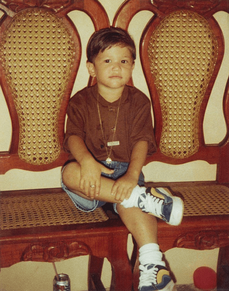 Brian llegó a las audiciones con su novia. Tenía futuro como futbolista, pero una lesión lo cambió todo. Ahora busca triunfar en La Banda.