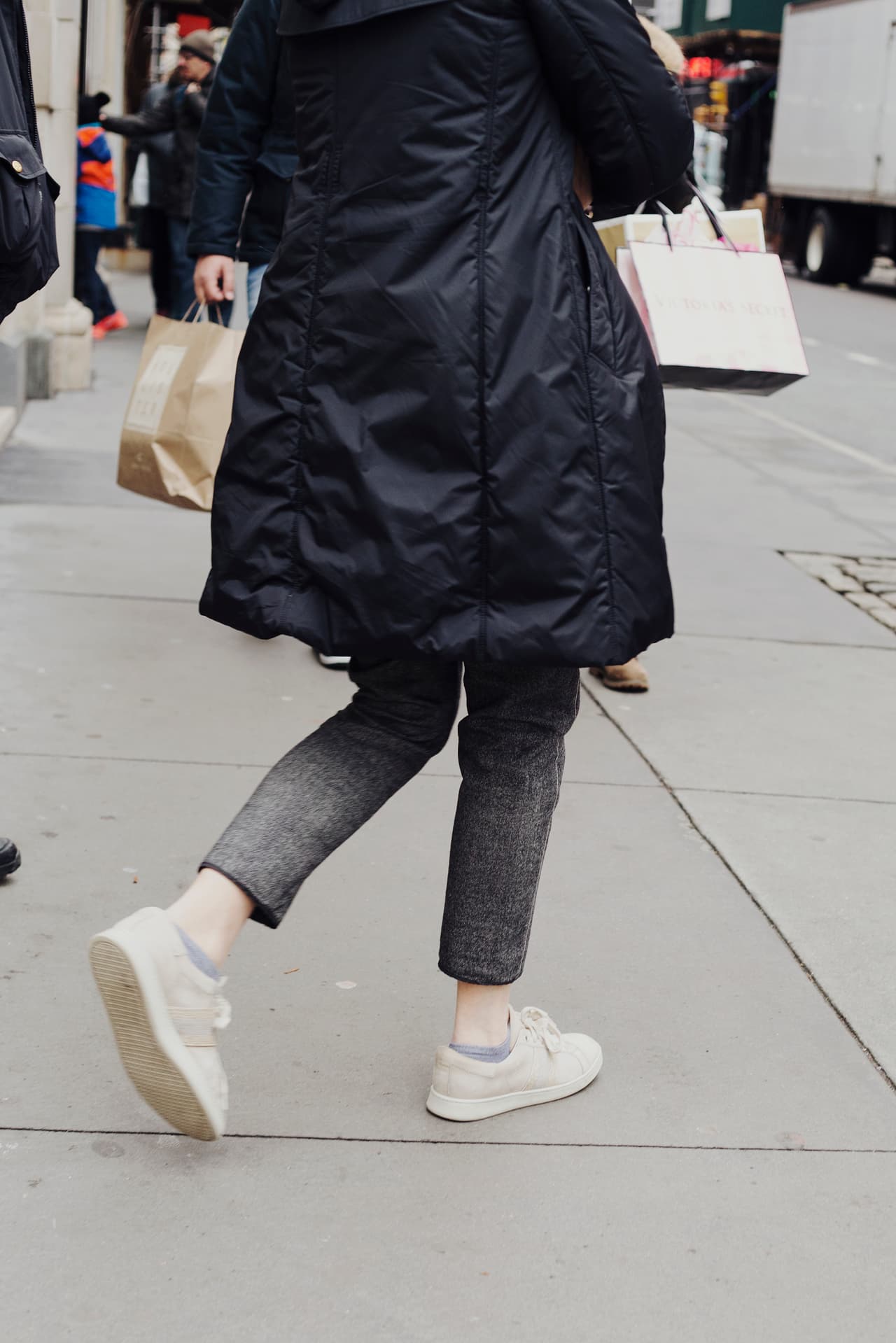 Los `cropped pants´dejaron de ser un privilegio de la primavera.