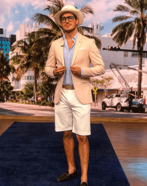 Para él es importante lucir cómodo y diferente, dependiendo de la ocasión.