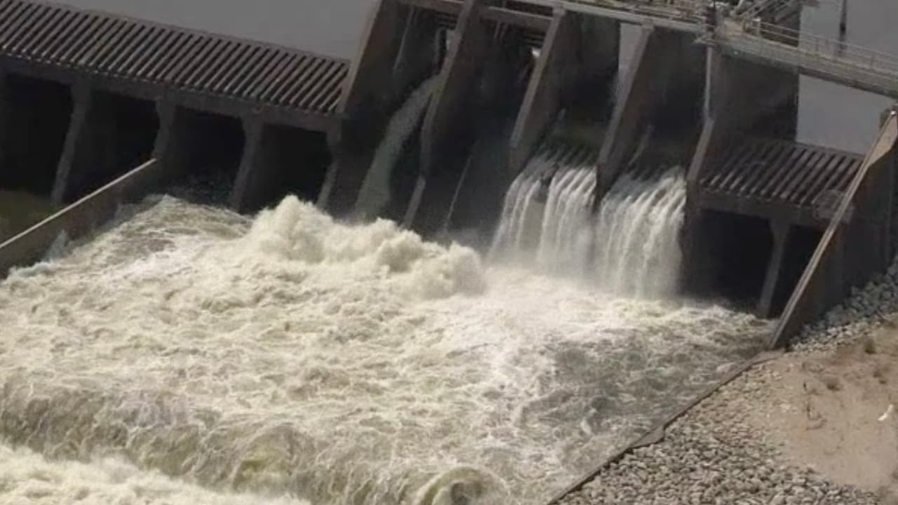 Por otro lado, funcionarios advirtieron a residentes de los alrededores de Lake Houston que se preparen antes de que llegue el mal tiempo.