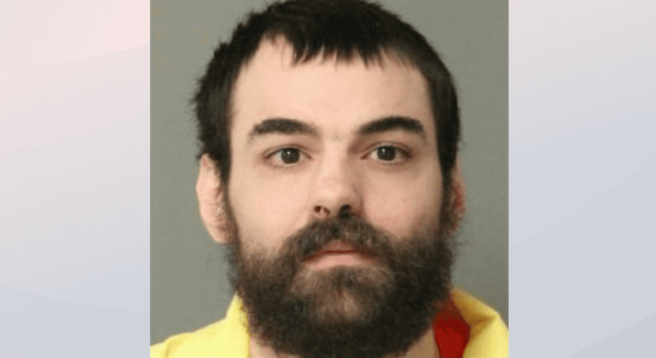 Sujeto acusado de nuevos cargos de solicitar servicios sexuales a menores