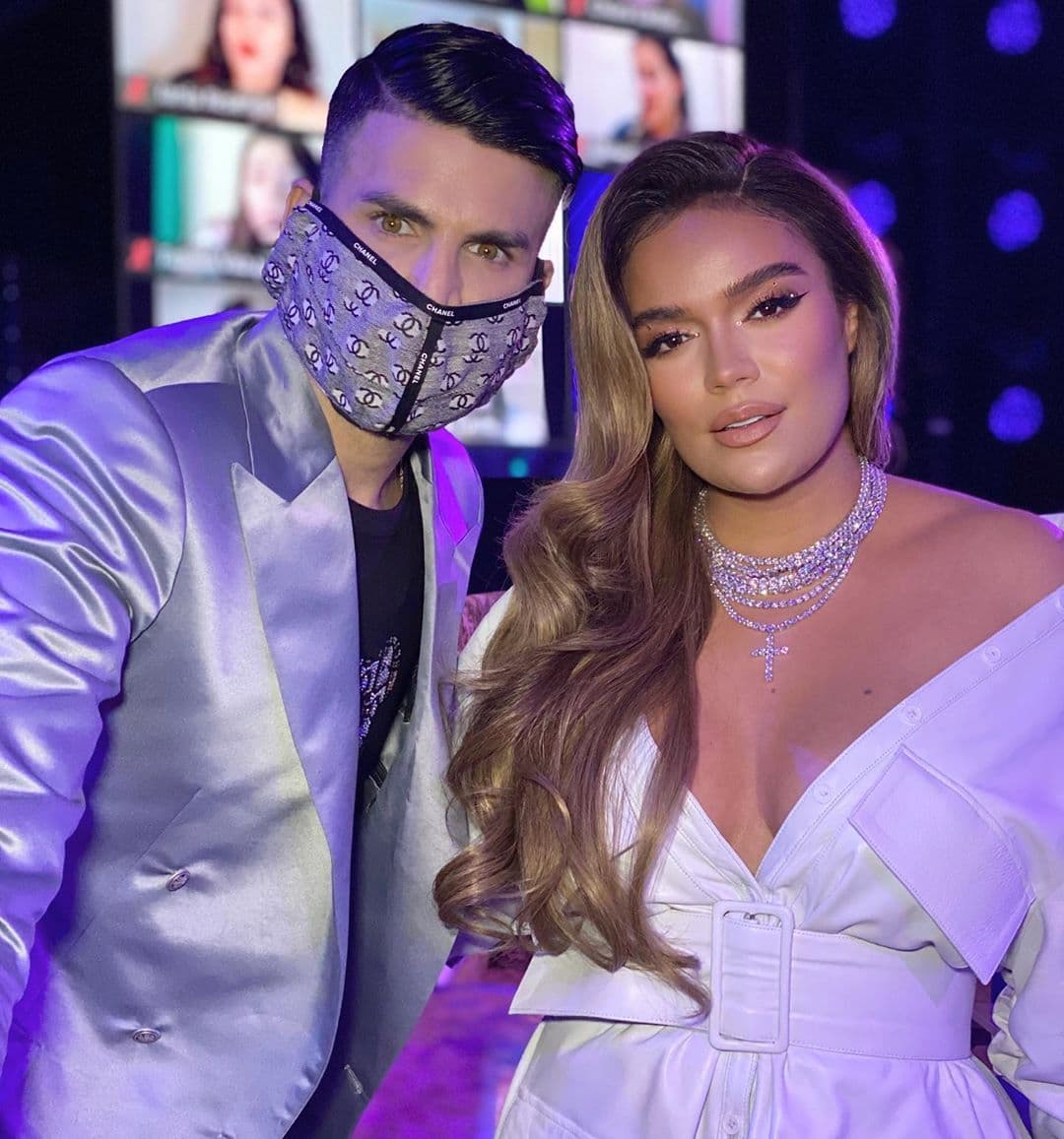 Karol G subió al escenario en una última ocasión, cuando llegó la hora de celebrar el legado de Selena.