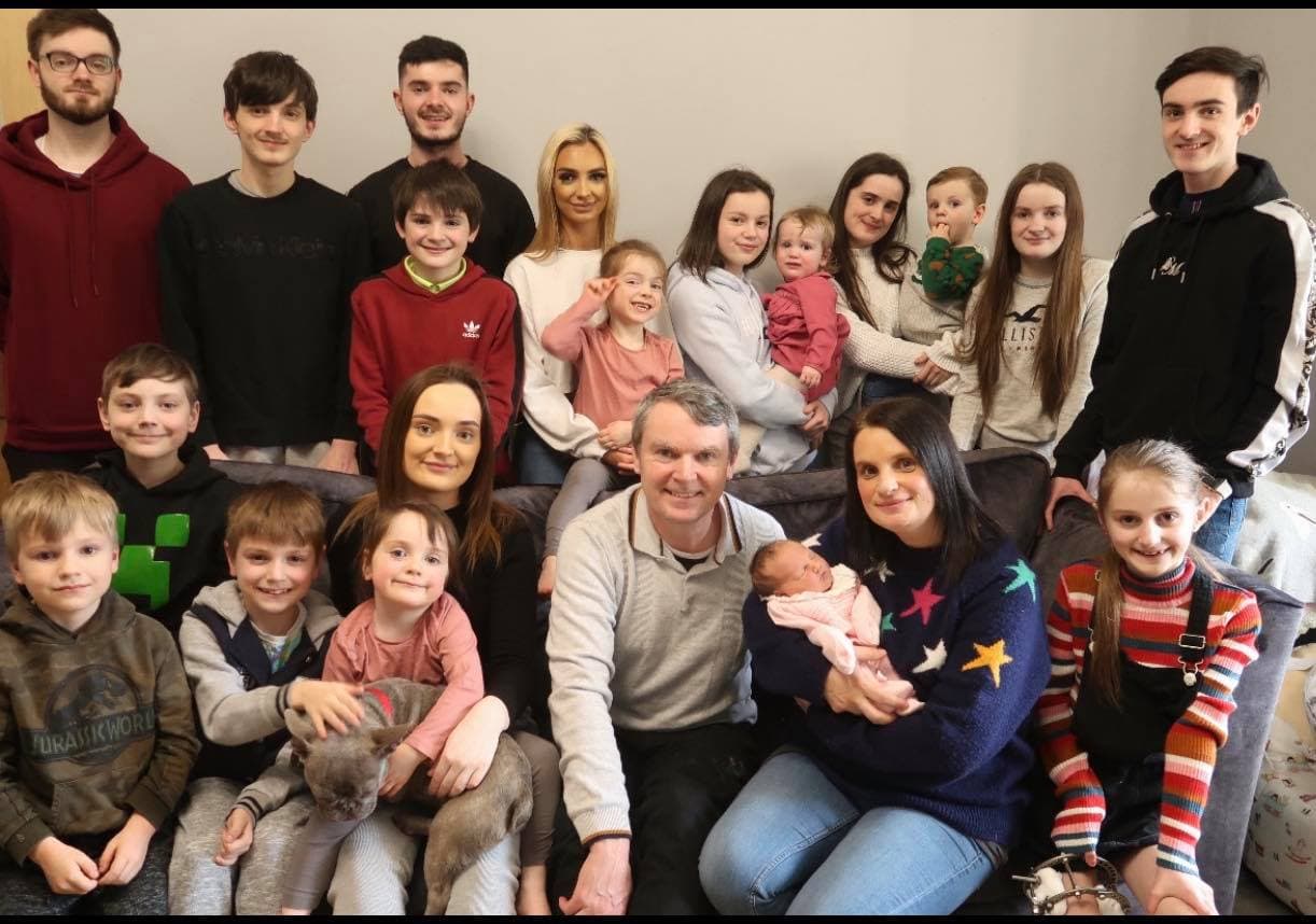 Tienen 22 hijos y dicen que la pandemia los ha hecho experimentar desafíos inimaginables